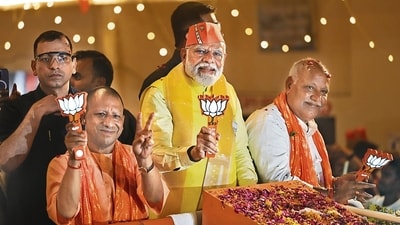 Prime Minister Narendra Modi during the road show in Ayodhya in support of BJP candidate Lallu Singh from Faizabad. (HT Photo/Deepak Gupta) Prime Minister Narendra Modi during the road show in Ayodhya in support of BJP candidate Lallu Singh from Faizabad. (HT Photo/Deepak Gupta)