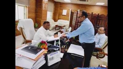 Prof Sanjay Singh takes over as VC of Shakuntala Misra univ (Sourced) Prof Sanjay Singh takes over as VC of Shakuntala Misra univ (Sourced)