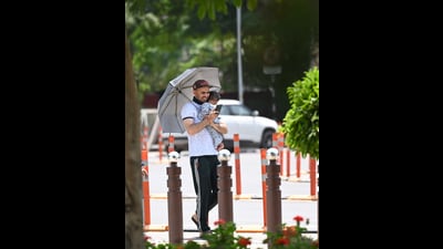 Relief is expected only towards the weekend, when a Western Disturbance is likely to approach the city. (Ravi Kumar/HT) Relief is expected only towards the weekend, when a Western Disturbance is likely to approach the city. (Ravi Kumar/HT)