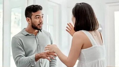 Deep down, we start to feel that we need to put in a lot of effort to be more securely attached in the relationship. (Unsplash) Deep down, we start to feel that we need to put in a lot of effort to be more securely attached in the relationship. (Unsplash)