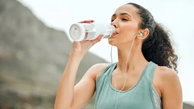 Stay Hydrated: Staying hydrated is essential for healthy skin. Water becomes even more necessary when your skin is damaged, such as after a sunburn. (Unsplash) Stay Hydrated: Staying hydrated is essential for healthy skin. Water becomes even more necessary when your skin is damaged, such as after a sunburn. (Unsplash)