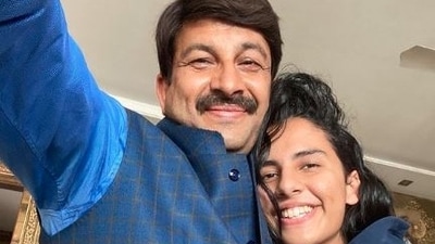 Manoj Tiwari's daughter Rhiti Tiwari joined the BJP.