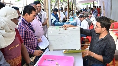 Polling officials collect the EVMs and other election materials in Gaurela-Pendra-Marwahi district, in Chhattisgarh. (ANI) Polling officials collect the EVMs and other election materials in Gaurela-Pendra-Marwahi district, in Chhattisgarh. (ANI)