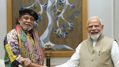 Actor and BJP leader Mithun Chakraborty with Prime Minister Narendra Modi. (Instagram) Actor and BJP leader Mithun Chakraborty with Prime Minister Narendra Modi. (Instagram)