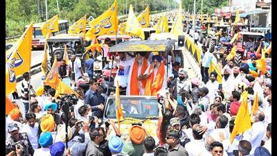 Shiromani Akali Dal (SAD) president Sukhbir Singh Badal accused the Aam Aadmi Party (AAP) of forcing real estate developers to fund its election campaign in the state. Shiromani Akali Dal (SAD) president Sukhbir Singh Badal accused the Aam Aadmi Party (AAP) of forcing real estate developers to fund its election campaign in the state.