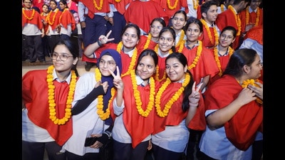 Winners all! (Mushtaq/ht) Winners all! (Mushtaq/ht)