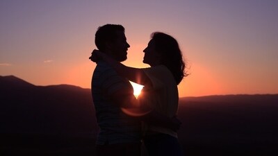 Affection and support are necessary in a relationship. We should show affection as well as be the greatest support of the partner. (Unsplash) Affection and support are necessary in a relationship. We should show affection as well as be the greatest support of the partner. (Unsplash)