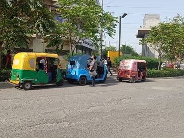 Noida's autos come in several colours. (HT Photo) Noida's autos come in several colours. (HT Photo)