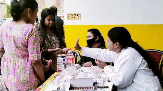 Last week, when residents complained of ill health with symptoms such as vomiting, abdominal pain, nausea, etc., health officials suspected that this could be due to water contamination. (Sakib Ali/HT Photo)