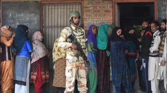 Srinagar goes to polls on May 13, while Baramulla and Anantnag-Rajouri will have elections on May 20 and 25 respectively. (HT File)
