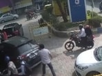 The police claimed that AAP MLA Amanatullah Khan reached the petrol pump later. 