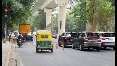 Gurugram Traffic Police to ease congestion and enhance traffic efficiency initiated a measure to streamline traffic flow by designating left lanes as free for vehicles at Iffco Chowk metro station traffic light near Sector-29 in Gurugram. (Parveen Kumar/HT PHOTO) Gurugram Traffic Police to ease congestion and enhance traffic efficiency initiated a measure to streamline traffic flow by designating left lanes as free for vehicles at Iffco Chowk metro station traffic light near Sector-29 in Gurugram. (Parveen Kumar/HT PHOTO)