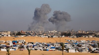 Smoke rises following an Israeli airstrike east of Rafah, Gaza Strip (AP) Smoke rises following an Israeli airstrike east of Rafah, Gaza Strip (AP)