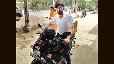 Mohammad Rizwan is a 19-year-old gig worker in Gurugram. (HT Photo) Mohammad Rizwan is a 19-year-old gig worker in Gurugram. (HT Photo)