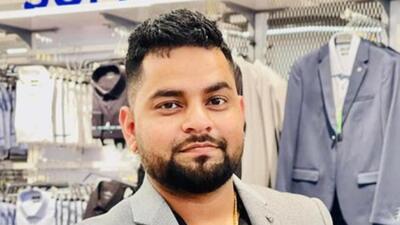 Pankaj Doal, a native of Jamsher Khas village of Jalandhar, had parked his car outside a shopping plaza when some unidentified men sitting in an adjacent car allegedly attacked him with sharp-edged weapons. (HT Photo)