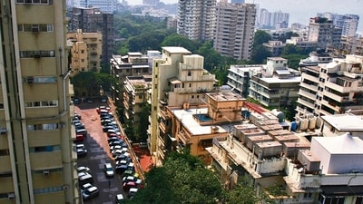 With old buildings and few parking spaces in Malabar Hill, residents say they have been parking their cars on the road for decades, but only now the traffic police is cracking the whip. (HT Archives) With old buildings and few parking spaces in Malabar Hill, residents say they have been parking their cars on the road for decades, but only now the traffic police is cracking the whip. (HT Archives)
