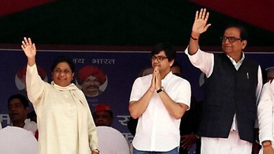 BSP chief Mayawati with nephew Akash Anand (middle). (Photo @samajwadiparty) BSP chief Mayawati with nephew Akash Anand (middle). (Photo @samajwadiparty)