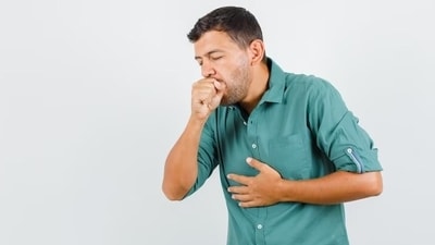 Exposure to certain irritants and substances that trigger allergies can lead to asthma flare-ups while smoking cigarettes is the biggest risk factor for lung cancer. (Freepik) Exposure to certain irritants and substances that trigger allergies can lead to asthma flare-ups while smoking cigarettes is the biggest risk factor for lung cancer. (Freepik)