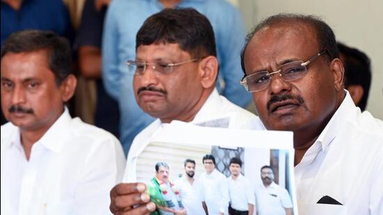 JD(S) leader H D Kumaraswamy addresses a press conference regarding the ongoing alleged pendrive issue of Hassan MP Prajwal Revanna, at the JD(S) party office in Bengaluru on Tuesday. (ANI)