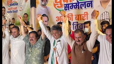 (From left) Chandigarh Youth Congress president Manoj Lubana, AICC general secretary Rajeev Shukla, Chandigarh candidate Manish Tewari, Himachal Pradesh CM Sukhvinder Singh Sukhu and party’s Chandigarh unit president HS Lucky during a convention of the Youth Congress on Wednesday. (HT Photo) (From left) Chandigarh Youth Congress president Manoj Lubana, AICC general secretary Rajeev Shukla, Chandigarh candidate Manish Tewari, Himachal Pradesh CM Sukhvinder Singh Sukhu and party’s Chandigarh unit president HS Lucky during a convention of the Youth Congress on Wednesday. (HT Photo)