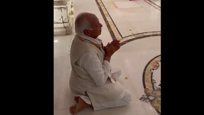 Kerala Governor Arif Mohammad Khan at the Ram Temple in Ayodhya. (X/RajBhawan) Kerala Governor Arif Mohammad Khan at the Ram Temple in Ayodhya. (X/RajBhawan)