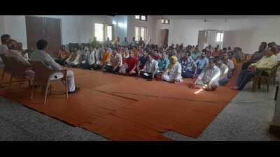 Meeting of RSS workers underway in Varanasi on Wednesday. (HT Photo)