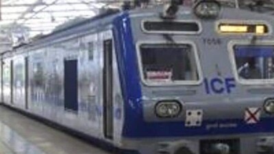 Mumbai, India - Dec. 17, 2020: First Air Condition local train of the Central Railway Main line arrives at Chhatrapati Shivaji Maharaj Terminus(CSMT). AC local services will be operated from CSMT-Kalyan section in Mumbai, India, on Thursday, December 17, 2020. (Photo by Anshuman Poyrekar/Hindustan Times) (Anshuman Poyrekar/HT Photo) Mumbai, India - Dec. 17, 2020: First Air Condition local train of the Central Railway Main line arrives at Chhatrapati Shivaji Maharaj Terminus(CSMT). AC local services will be operated from CSMT-Kalyan section in Mumbai, India, on Thursday, December 17, 2020. (Photo by Anshuman Poyrekar/Hindustan Times) (Anshuman Poyrekar/HT Photo)