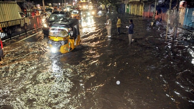 Hyderabad: Vehicles move on a flooded road following heavy rain, in Hyderabad, Tuesday, May 7, 2024. (PTI Photo)(PTI05_07_2024_000563B) (PTI) Hyderabad: Vehicles move on a flooded road following heavy rain, in Hyderabad, Tuesday, May 7, 2024. (PTI Photo)(PTI05_07_2024_000563B) (PTI)