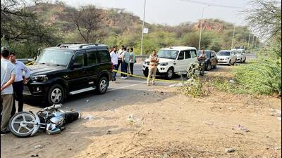 The spot where the encounter took place on the Gurugram-Tauru road near Bar Gujjar village in Gurugram on Wednesday. (HT Photo) The spot where the encounter took place on the Gurugram-Tauru road near Bar Gujjar village in Gurugram on Wednesday. (HT Photo)