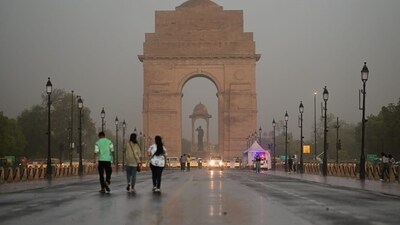 Residents of Delhi may get respite from the heat this week with light to moderate rainfall. (HT Photos/Vipin Kumar) (HT Photos/Vipin Kumar) Residents of Delhi may get respite from the heat this week with light to moderate rainfall. (HT Photos/Vipin Kumar) (HT Photos/Vipin Kumar)