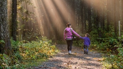 Outdoor Adventure: Plan an outdoor adventure, such as a picnic in a scenic park, a hike through a nature trail, or a visit to a botanical garden. Immerse yourselves in the beauty of the great outdoors and create cherished memories. (Unsplash) Outdoor Adventure: Plan an outdoor adventure, such as a picnic in a scenic park, a hike through a nature trail, or a visit to a botanical garden. Immerse yourselves in the beauty of the great outdoors and create cherished memories. (Unsplash)