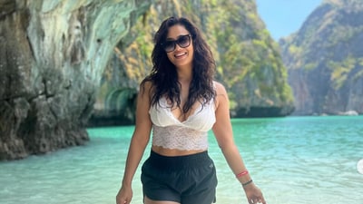 Shweta's daughter Palak Tiwari is not on the trip with her, She is also an actor and was seen with Salman Khan in Kisi Ka Bhai Kisi Ki Jaan. Shweta's daughter Palak Tiwari is not on the trip with her, She is also an actor and was seen with Salman Khan in Kisi Ka Bhai Kisi Ki Jaan.