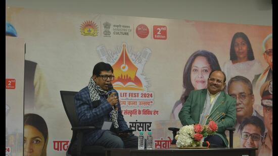 Journalist Santosh Singh in conversation with Vinay Kumar, author, Yakshini. (Banaras Literature Festival)
