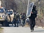 Security forces at the encounter site at in Kulgam (Waseem Andrabi/HT) Security forces at the encounter site at in Kulgam (Waseem Andrabi/HT)