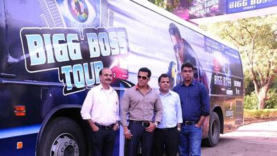 (L-R) Managing Director Bollywood Tourism Manoj Gursahani, Salman Khan, Managing Director Endemol India Deepak Dhar and CEO COLORS Raj Nayak (L-R) Managing Director Bollywood Tourism Manoj Gursahani, Salman Khan, Managing Director Endemol India Deepak Dhar and CEO COLORS Raj Nayak