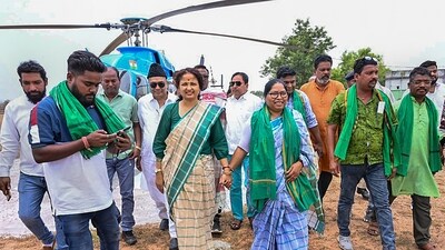 Kalpana Soren, Jharkhand Mukti Morcha (JMM) leader and wife of former Jharkhand chief minister Hemant Soren with her sister-in-law and party candidate, Anjani Soren arriving at an election rally in Mayurbhanj, Odisha. (PTI) Kalpana Soren, Jharkhand Mukti Morcha (JMM) leader and wife of former Jharkhand chief minister Hemant Soren with her sister-in-law and party candidate, Anjani Soren arriving at an election rally in Mayurbhanj, Odisha. (PTI)