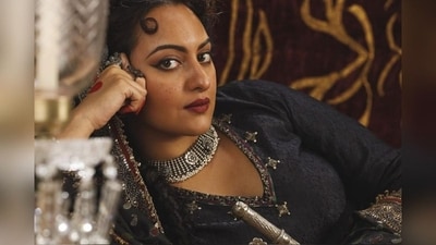 On Wednesday, Sonakshi gave her fans a mid-week treat as the actress took to Instagram and uploaded a series of stunning pictures. Her post quickly went viral on social media garnering tons of likes and comments from her adorable followers who couldn't stop gushing over her mesmerising look. (Instagram/@aslisona) On Wednesday, Sonakshi gave her fans a mid-week treat as the actress took to Instagram and uploaded a series of stunning pictures. Her post quickly went viral on social media garnering tons of likes and comments from her adorable followers who couldn't stop gushing over her mesmerising look. (Instagram/@aslisona)