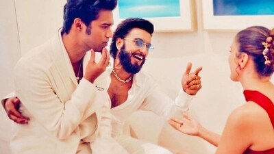 Babil Khan with Ranveer Singh and Sanya Malhotra at Tiffany's event. Babil Khan with Ranveer Singh and Sanya Malhotra at Tiffany's event.