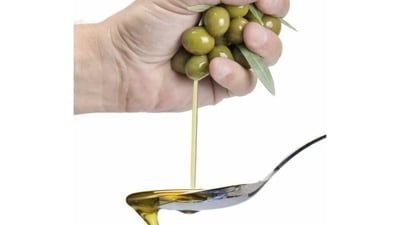 Teaspoon of olive oil intake may lower risk of dementia-related death, Harvard study suggests (Photo by EatPlant-Based) Teaspoon of olive oil intake may lower risk of dementia-related death, Harvard study suggests (Photo by EatPlant-Based)
