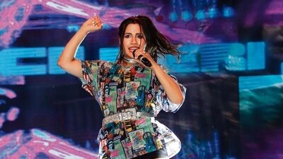 Singer Nikhita Gandhi left students of Delhi University grooving to her tunes at Ramjas College's fest Mosaic. (Photo: Shantanu Bhattacharya/HT) Singer Nikhita Gandhi left students of Delhi University grooving to her tunes at Ramjas College's fest Mosaic. (Photo: Shantanu Bhattacharya/HT)