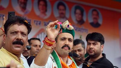 Vikrmadiya at Seri Manch Mandi after filing his nomination as Congress candidate from Mandi. (Birbal Sharma/HT) Vikrmadiya at Seri Manch Mandi after filing his nomination as Congress candidate from Mandi. (Birbal Sharma/HT)