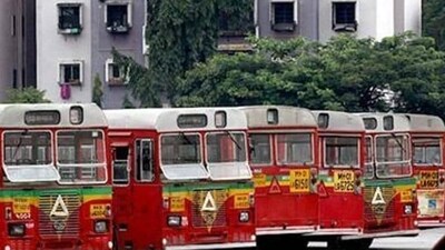 The contractual drivers working for the Brihanmumbai Electricity Supply and Transport (BEST) have threatened to strike again after the elections (HT File) The contractual drivers working for the Brihanmumbai Electricity Supply and Transport (BEST) have threatened to strike again after the elections (HT File)