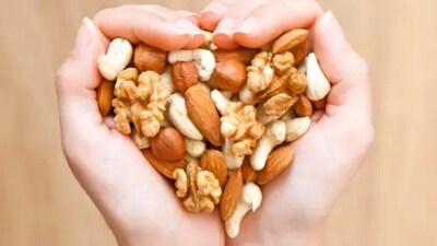 Nuts are loaded with benefits and are a healthy go-to snack. They also help in reducing the food cravings and keep us satiated. (Unsplash) Nuts are loaded with benefits and are a healthy go-to snack. They also help in reducing the food cravings and keep us satiated. (Unsplash)
