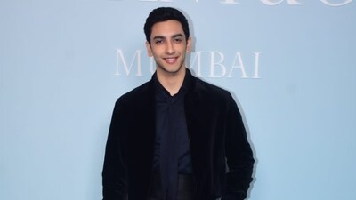  The Archies star Vedang Raina kept things casual in his all-black look. He will be seen next as Alia Bhatt's brother in her home production Jigra. The Archies star Vedang Raina kept things casual in his all-black look. He will be seen next as Alia Bhatt's brother in her home production Jigra.