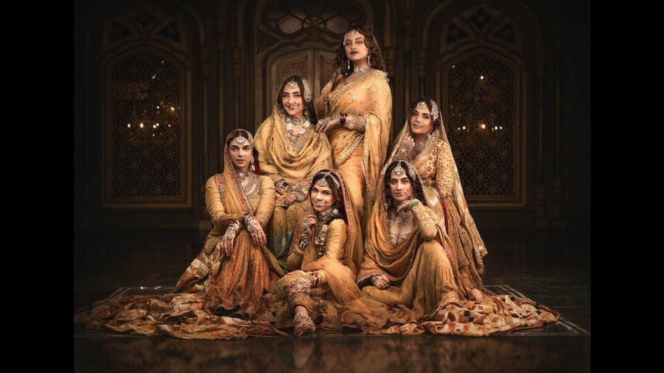 Heeramandi has predictably gorgeous sets, opulent costumes, magical lighting... and no plot.