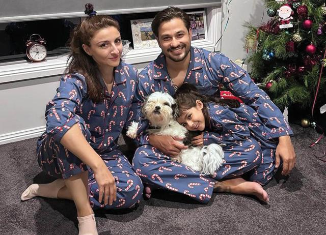 Inaaya once made cookies that were only half edible. Dad Kunal tried them, mum Soha gave it a miss. (INSTAGRAM/@SAKPATAUDI) Inaaya once made cookies that were only half edible. Dad Kunal tried them, mum Soha gave it a miss. (INSTAGRAM/@SAKPATAUDI)