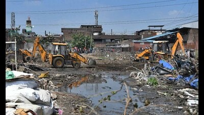 According to information, dairy owners are responsible for dumping their waste into Buddha Nullah, leading to its pollution. (HT file) According to information, dairy owners are responsible for dumping their waste into Buddha Nullah, leading to its pollution. (HT file)