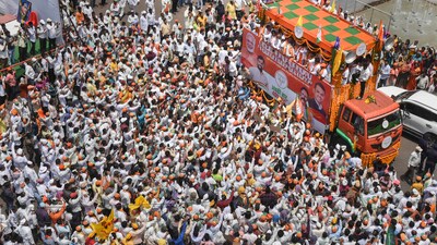 Solapur: Supporters of BJP candidates from Solapur constituency Ram Satpute and Madha constituency Ranjeetsingh H. Naik Nimbalkar during their campaign rally before they file nomination for Lok Sabha elections, in Solapur, Maharashtra, Tuesday, April 16, 2024. (PTI Photo)(PTI04_16_2024_000123A) (PTI) Solapur: Supporters of BJP candidates from Solapur constituency Ram Satpute and Madha constituency Ranjeetsingh H. Naik Nimbalkar during their campaign rally before they file nomination for Lok Sabha elections, in Solapur, Maharashtra, Tuesday, April 16, 2024. (PTI Photo)(PTI04_16_2024_000123A) (PTI)