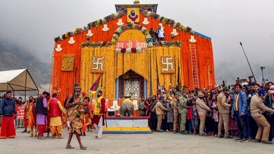 The Kedarnath temple was decorated with more than 20 quintals of assorted flowers.&nbsp; (PTI)