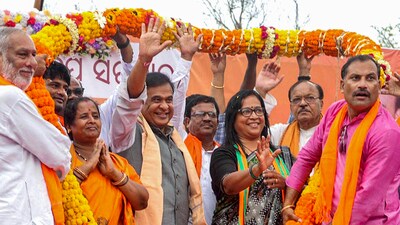 Assam chief minister and BJP leader Himanta Biswa Sarma being garlanded during an election campaign rally. (PTI) Assam chief minister and BJP leader Himanta Biswa Sarma being garlanded during an election campaign rally. (PTI)